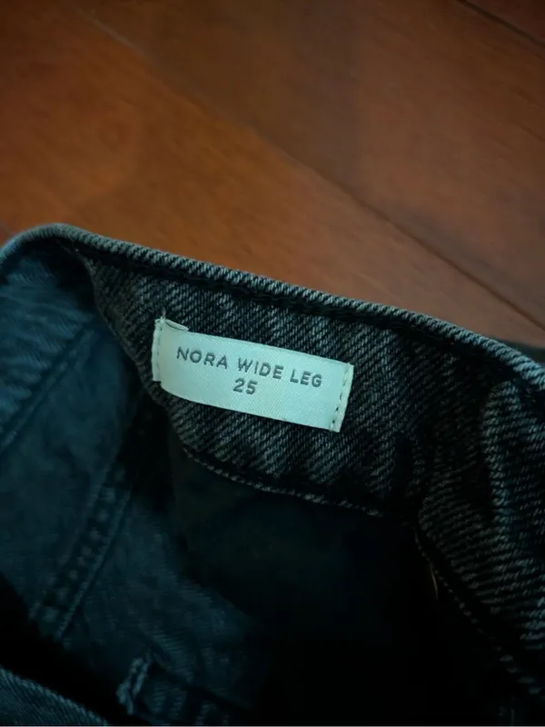 PacSun Nora Wide Leg Black Frayed Hem Jeans Size 25 - Image 4