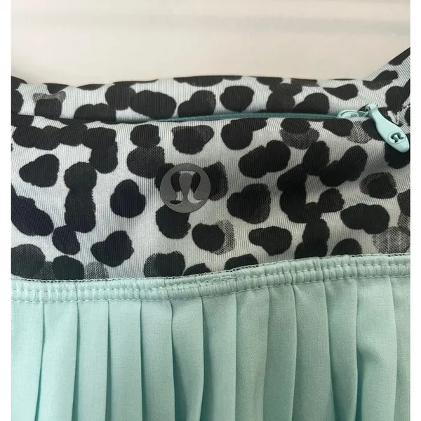 Lululemon Womens Pleat to Street Skirt Skort Sz 4 in Tranquil Blue / Ace Spot - Image 4