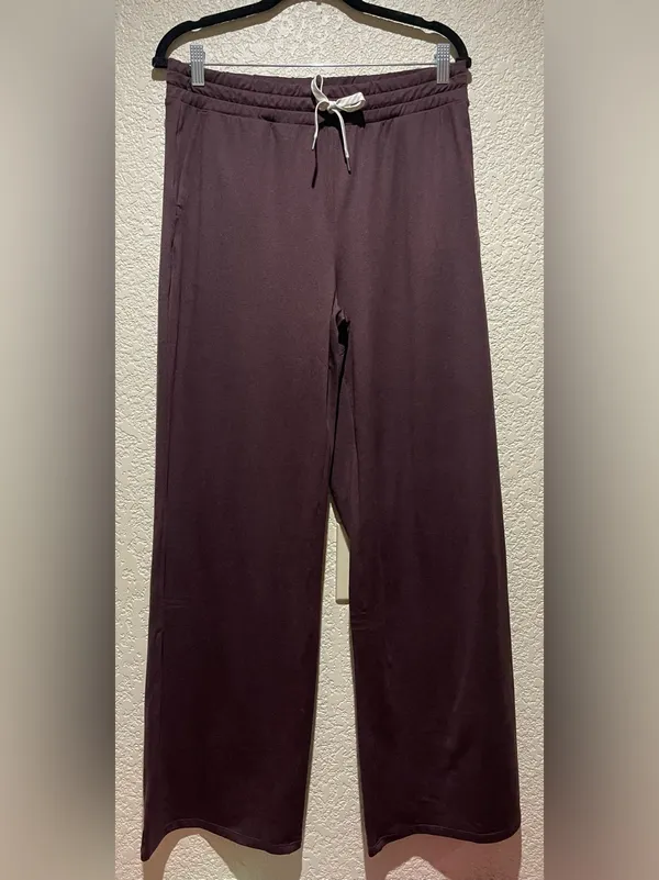 Vuori NWOT Halo Essential Wide Leg Relaxed Lounge Pants in Heathered Brown plum - Image 3