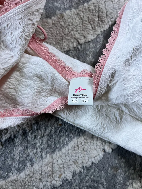 Free people movement white lace bralette with pink trim - Image 3
