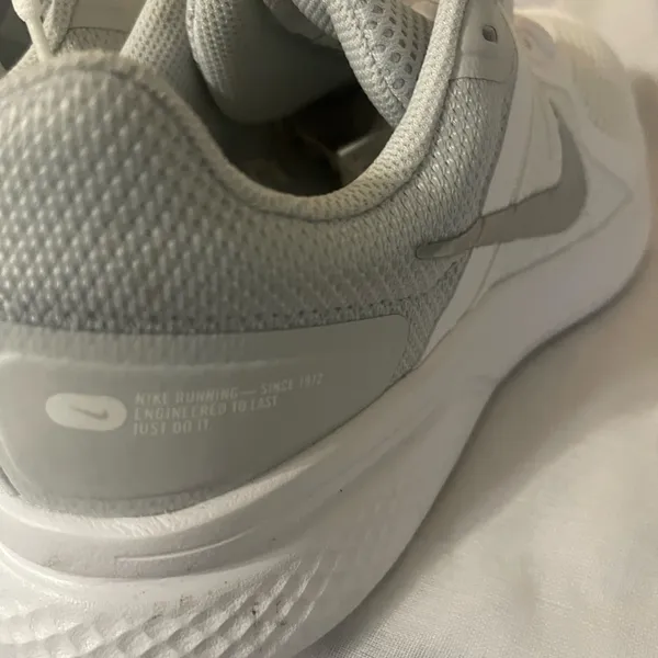 Nike Women's White and Gray Sneakers - Image 5
