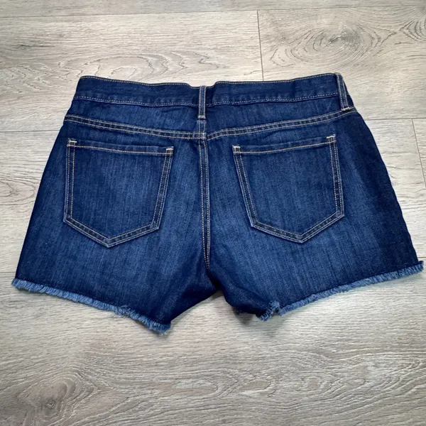 Old Navy The Diva Dark Wash Raw‎ Hem Denim Shorts Cutoff 6 Regular - Image 2