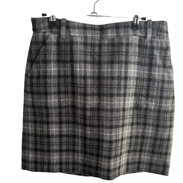 Eddie Bauer grey plaid skirt with pockets - Image 2