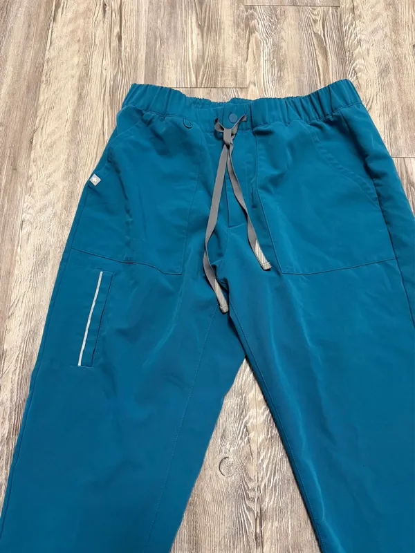 Womens Figs sz L/S Scrub Pants - Image 2