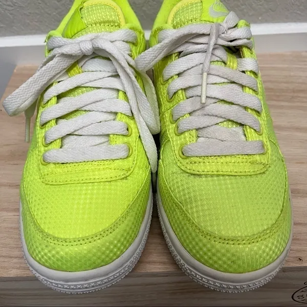 Nike Legend Neon Yellow‎ & White Lace Up Sneakers 6 - Image 4