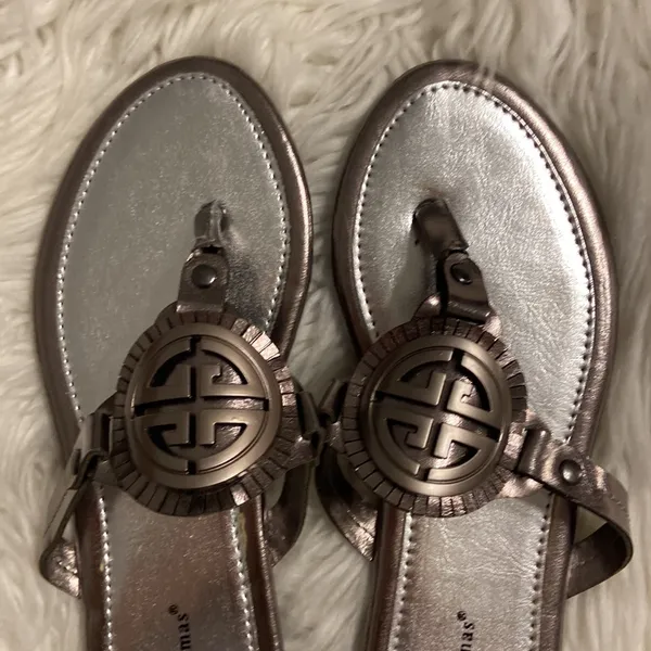 Pierre Dumas Sandals size 9 BNWOT color silver please see all photos - Image 11