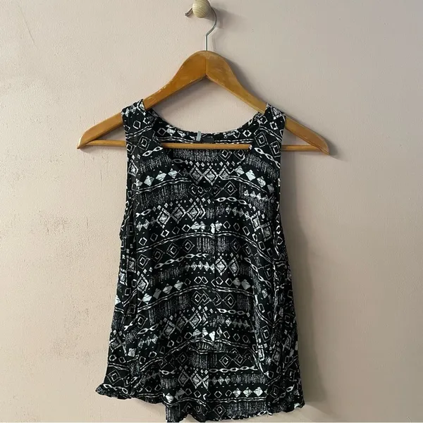 Urban Outfitters Sparkle & Fade Black Tribal Print Top Size M EUC - Image 9