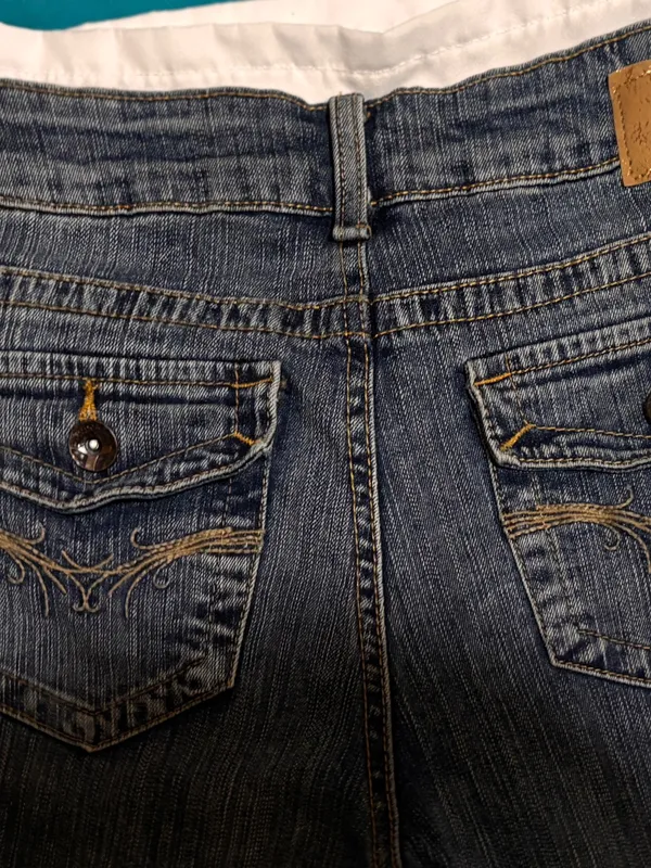 Gra 2 Womens Blue Denim Jeans Size 7 Embroidered Flap Pocket Bootcut Y2K - Image 3