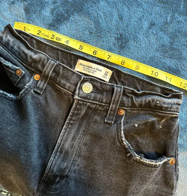Abercrombie Jeans - Image 3