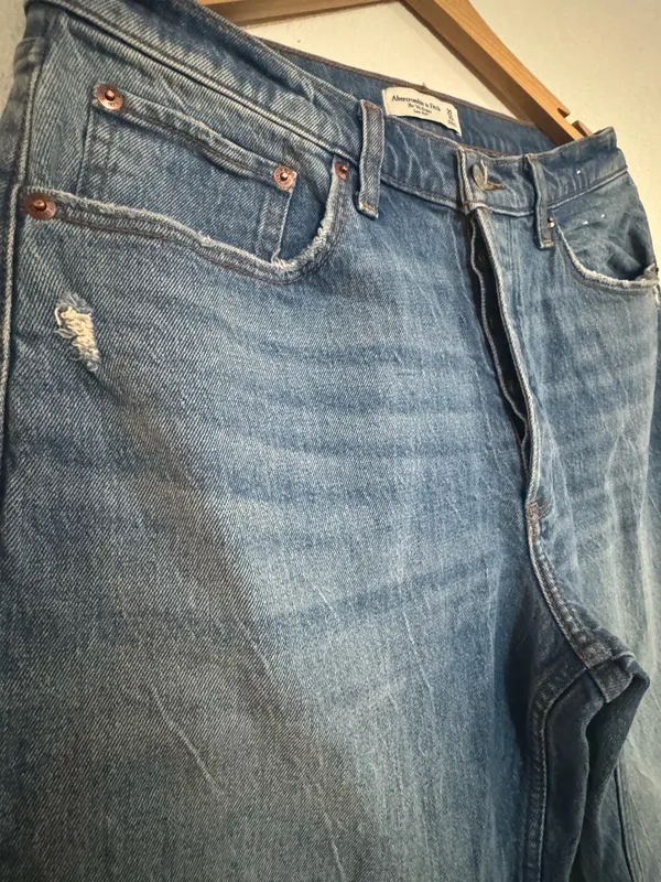 Abercrombie The Baggy Low-Rise 90s Jeans - Image 5