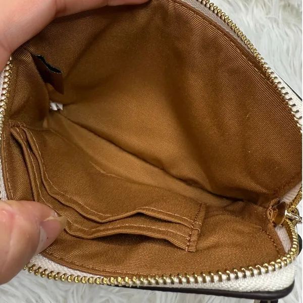 COACH White Zip Wristlet - Image 4