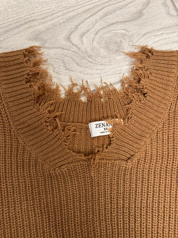 Bella Ella Boutique Brown Sweater - Image 3