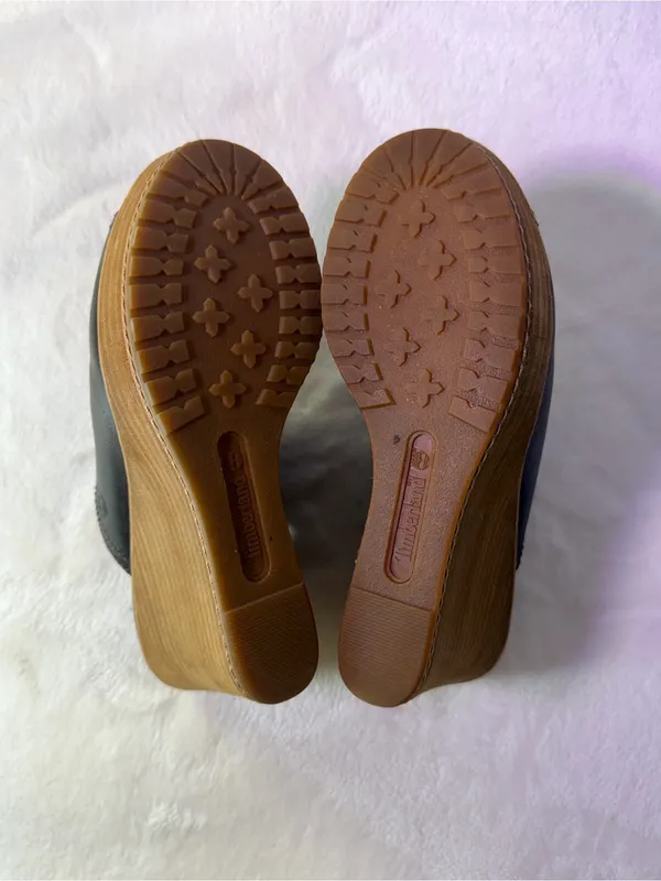 Timberland Women’s Black Leather Wedge Slide Sandals - Image 10