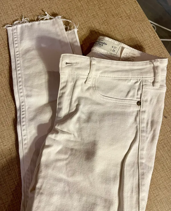 Abercrombie White Jeans - Image 2