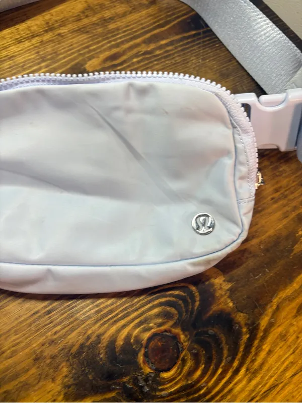 Lululemon blue Everywhere belt bag - Image 3