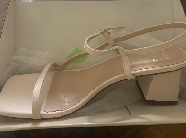 Chase and Chloe Block heel - Image 2