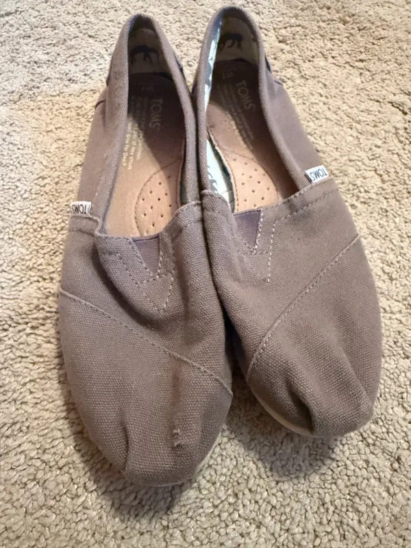 Brown Toms slip-on canvas shoes in US 7 - Image 2