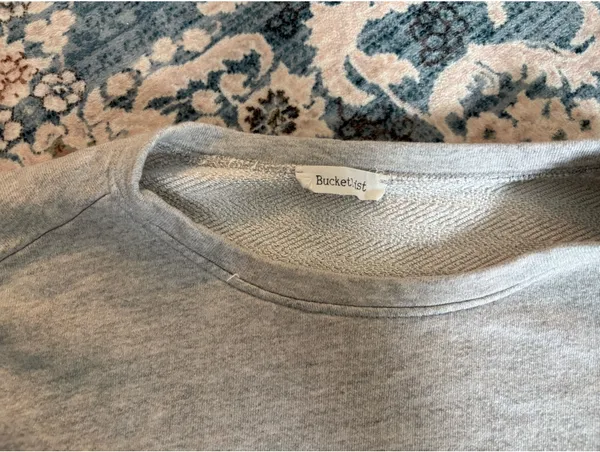 Bucketlist Cropped Oversized Crewneck Gray Size M - Image 2