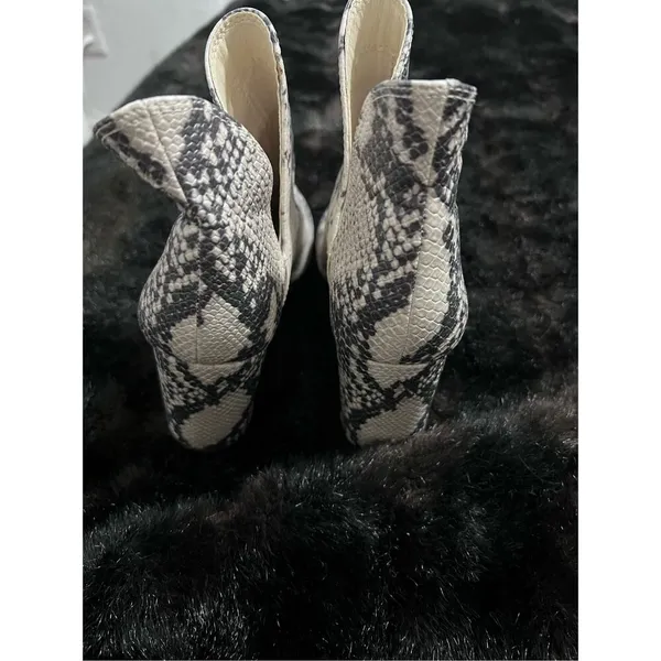 Steve Madden Rockstar Faux Snakeskin Boots size 8 booties - Image 3