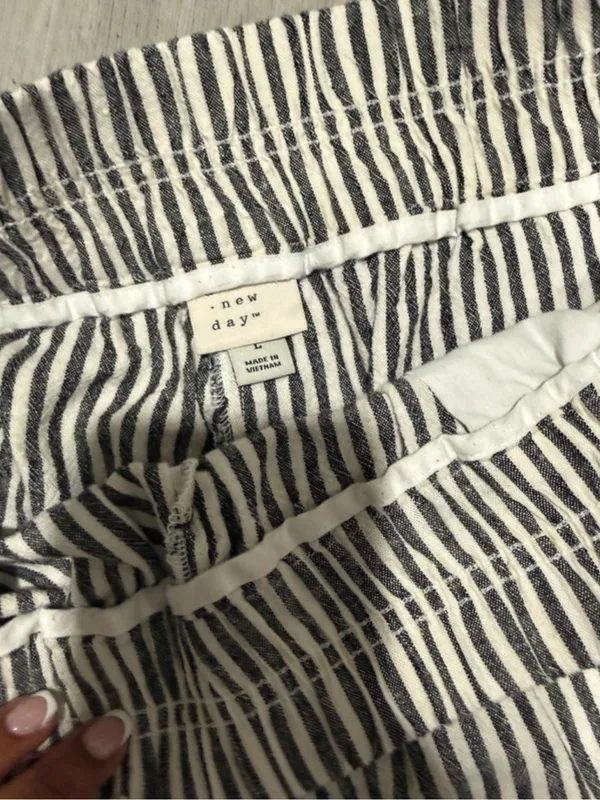 a new day Black and White Striped High-Waist Women's Shorts - Image 3