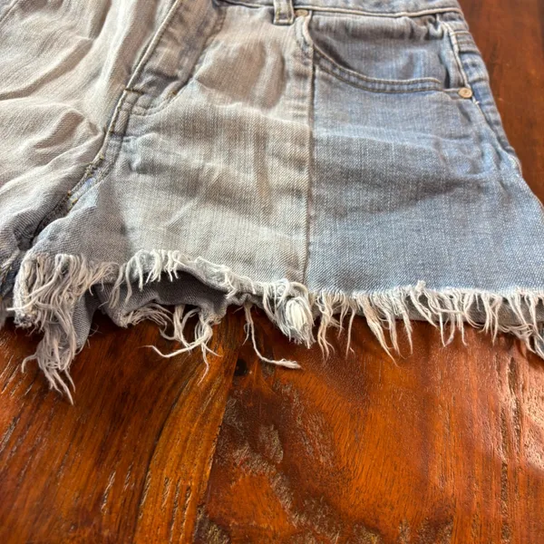 Altar'd State Two Tone Paneled Denim Shorts Blue Distressed Raw Hem Size 27‎ - Image 3