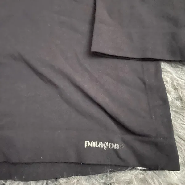 Patagonia black medium long sleeve - Image 2