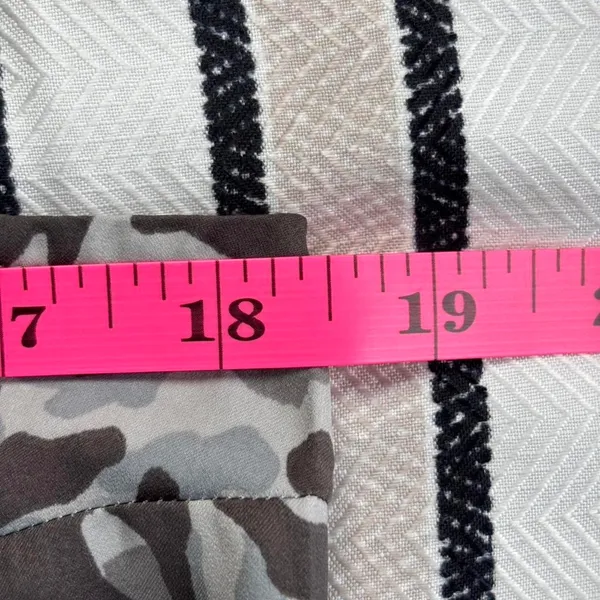 AEROPOSTALE Women's M Camisole Tank Top Gray Brown Animal Camo Pattern - Image 7