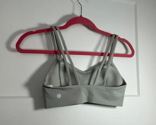 Lululemon size 6 Like a Cloud bra - Image 5