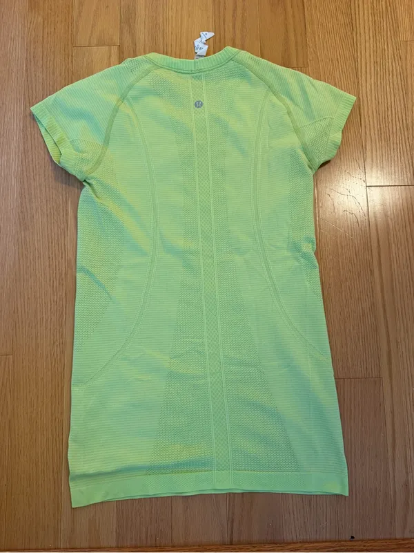 lululemon athletica Lime Short Sleeve Swiftly Tech Tee - Image 2