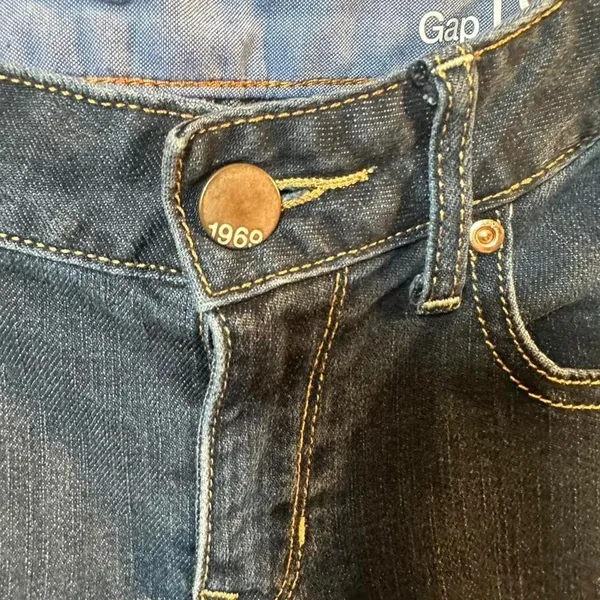 J18. Gap 1969 dark wash straight leg jeans - Image 2