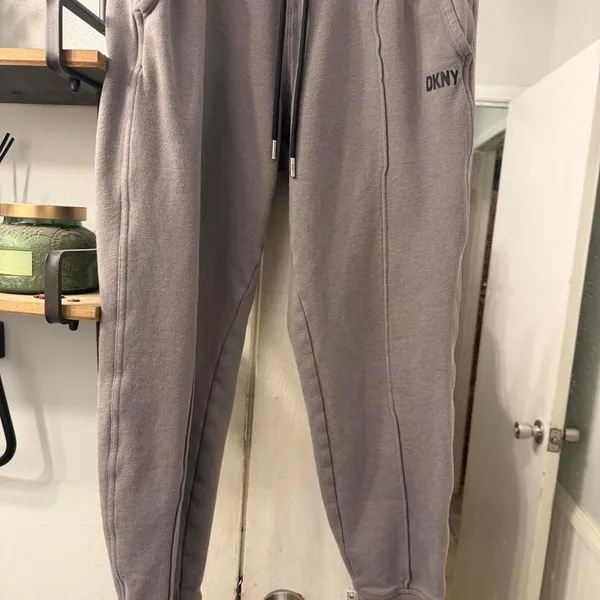 Dkny Women's Grey and Purple Sweatshirt - Image 5