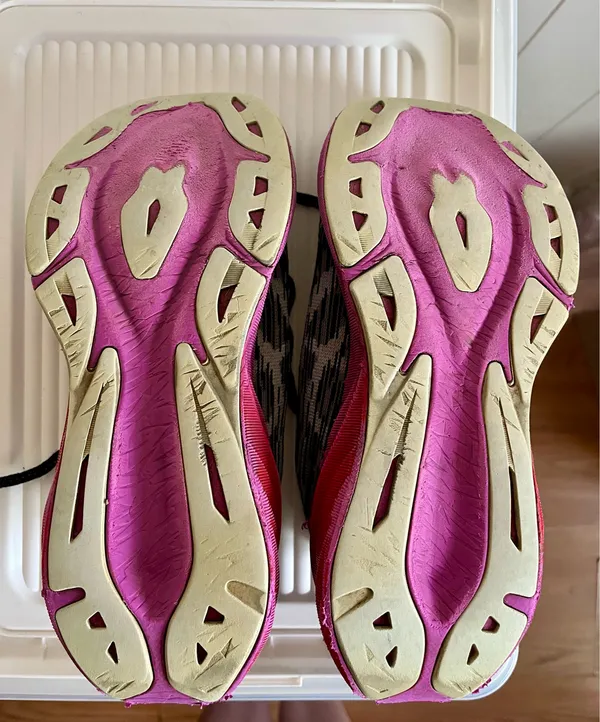 ASICS Novablast 3 Sneakers - Image 9