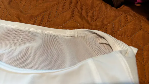 White Lululemon tank - Image 4