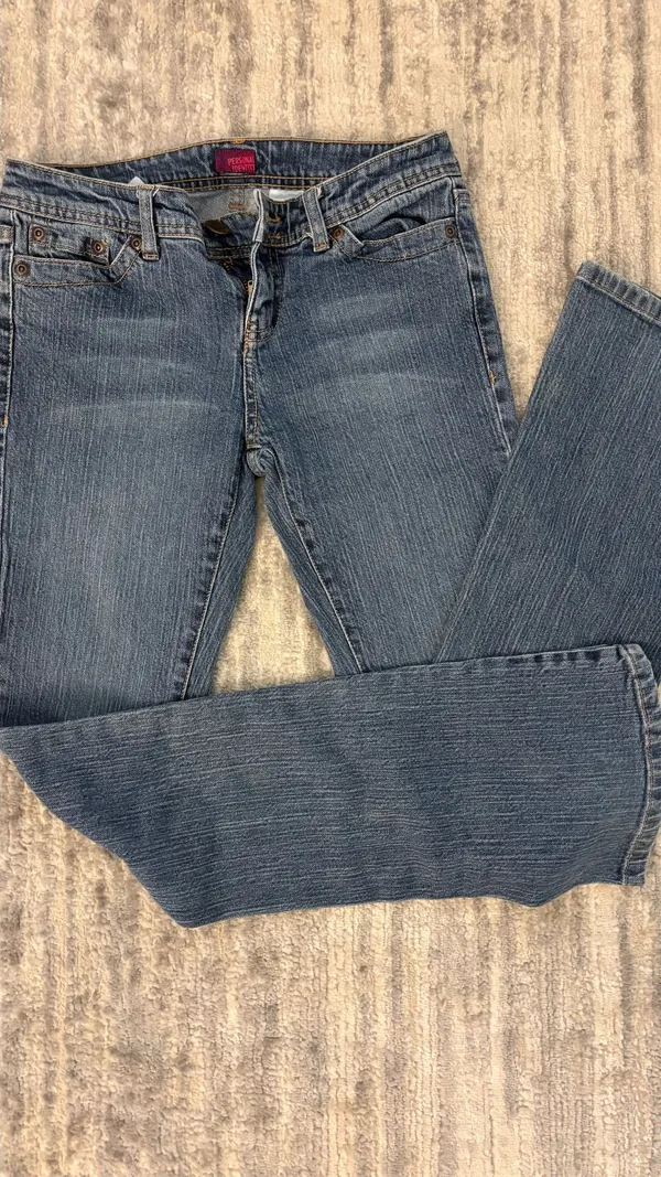 Vintage Y2K Low-Rise Bootcut Jeans - Image 3