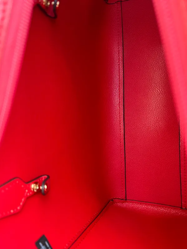 Michael Kors Maisie Large 3 in 1 Leather Tote Bag - Flame Red - Image 11