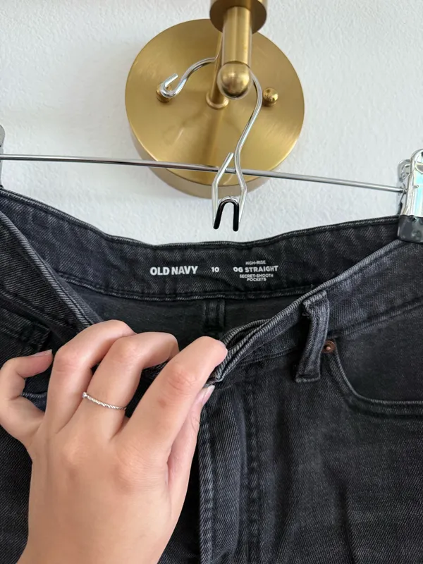 Old Navy High-Rise OG Straight Jean Shorts Black - Image 2