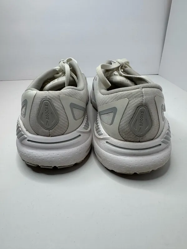 Brooks Adrenaline GTS 23 Women's Size 9.5B - Image 4