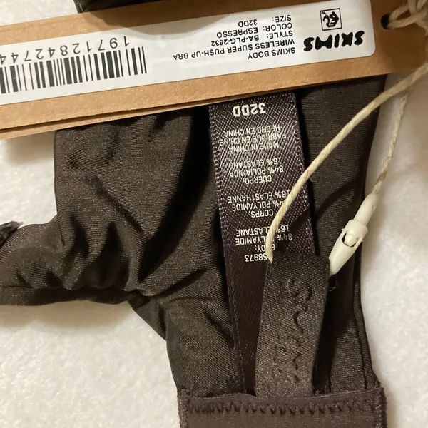 SKIMS Wireless Super Push Up Bra 32DD - Image 5