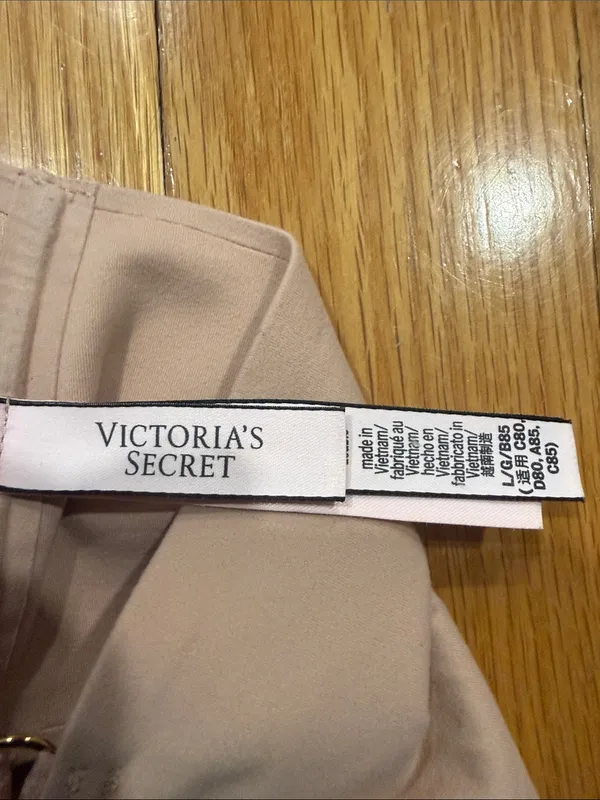 Victoria’s Secret lined no-wire bra size large. - Image 3