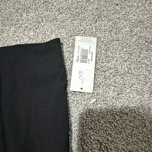 Peach Black Astrid split Flare leggings‎ NWT - Image 4