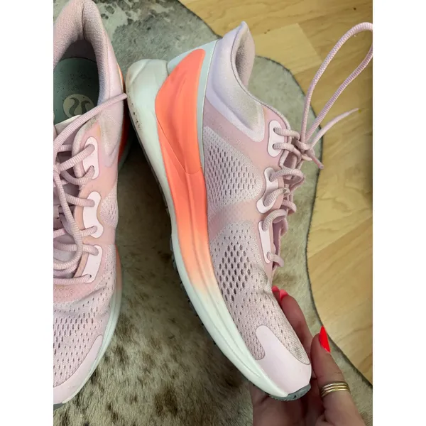 LULULEMON Blissfeel running‎ shoes Size 9 - Image 3
