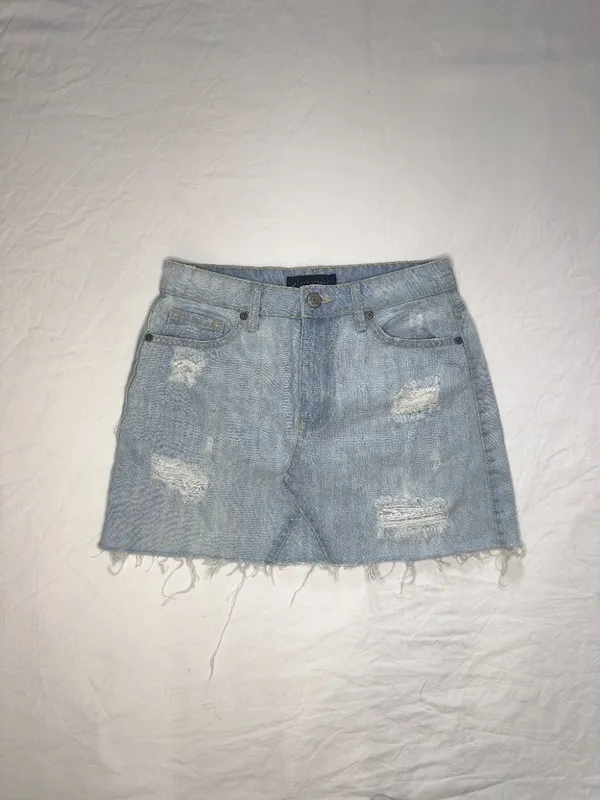 Aeropostale Distressed Light Wash Denim Mini Skirt Raw Hem Size 2 - Image 3