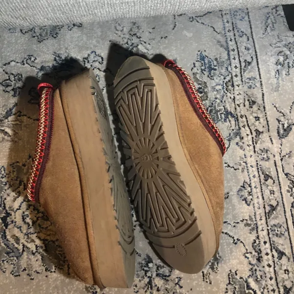 UGG Tazz Platform Slippers Chestnut - Image 9