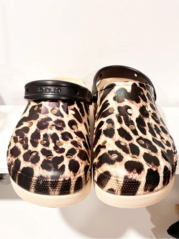 Crocs Baya Classic Womens Beige Brown Cheetah Platform Clog Shoes Size 10 - Image 2