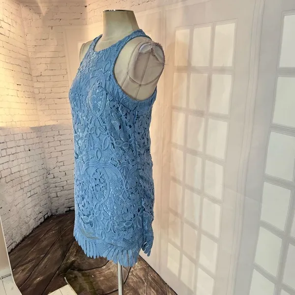 Lovers & friends baby blue lace scallop hem party dress size small - Image 4