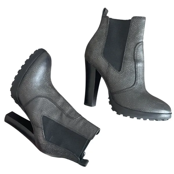 Tory Burch Sullivan Booties 7 Irish Charcoal Leather Lug Platform Chelsea - Image 6