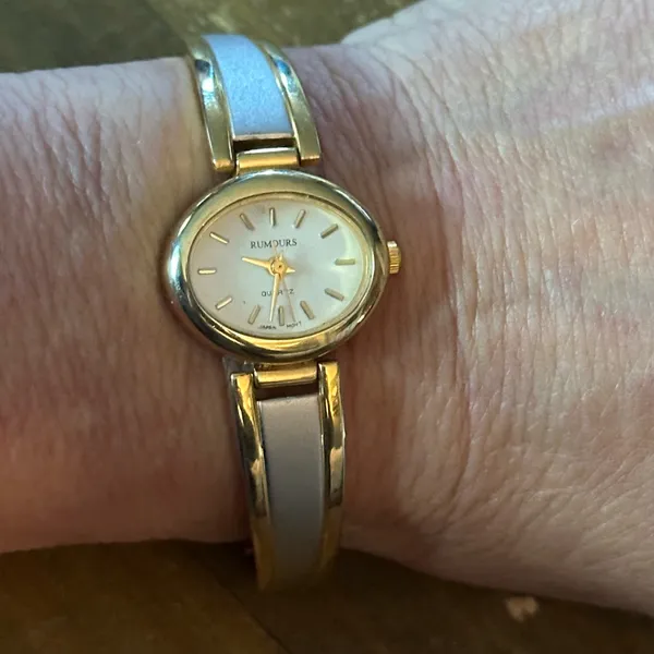 Vintage Rumours two tone stainless steel analog watch - Image 3