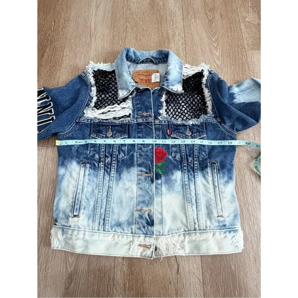 Levi’s Custom Distressed Denim Jacket Rose Patch Bleach Wash Women’s Small - Image 14