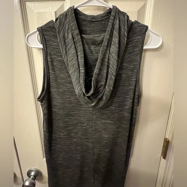 Gaiam Sleeveless Yoga Hoodie- Color- Asphalt Heather Size XS - Image 4