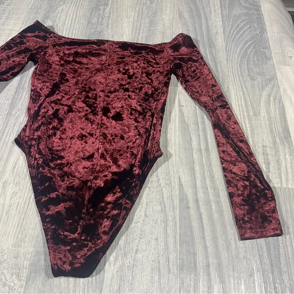Forever 21 Velvet Off-Shoulder Bodysuit in Burgundy; Medium Women’s - Image 8